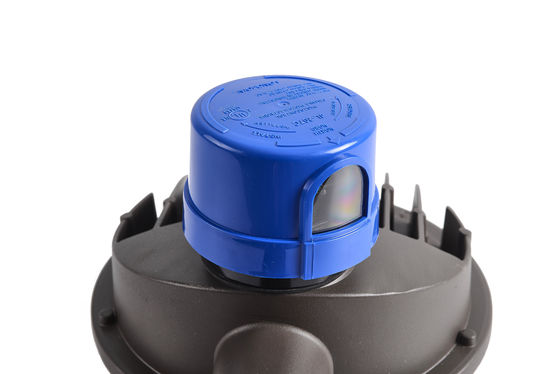 σούρουπο των οδηγήσεων 55W 120V 5000K στη Dawn με το φωτοκύτταρο